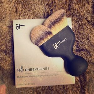 It Cosmetics Hello Cheekbones Bronzer Highlighter